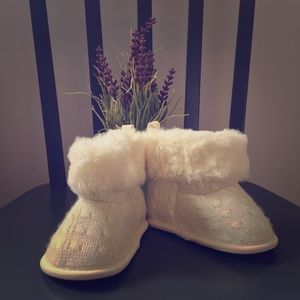Carter’s Cable Knit with Faux Fur Booties